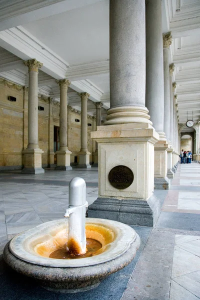 Mill colonnade in spa town Karlovy Vary, West Bohemia, Czech republic — Stock Photo, Image