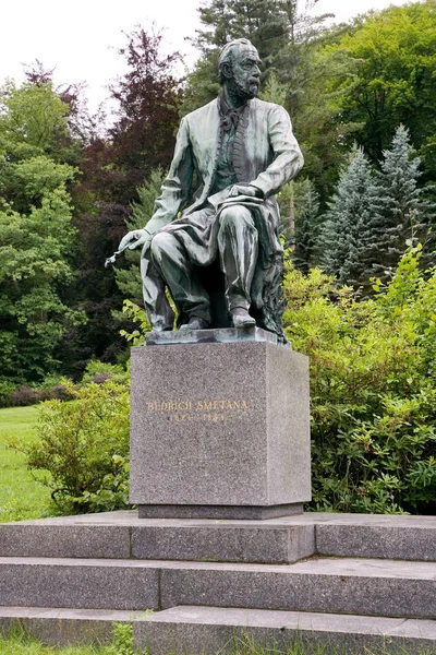 Historiska center i spa staden Karlovy Vary, västra Böhmen, Tjeckien — Stockfoto