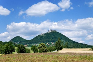 Gotik Ortaçağ kale Bezdez 1264, Liberec region, Kuzey Bohemia, Çek Cumhuriyeti
