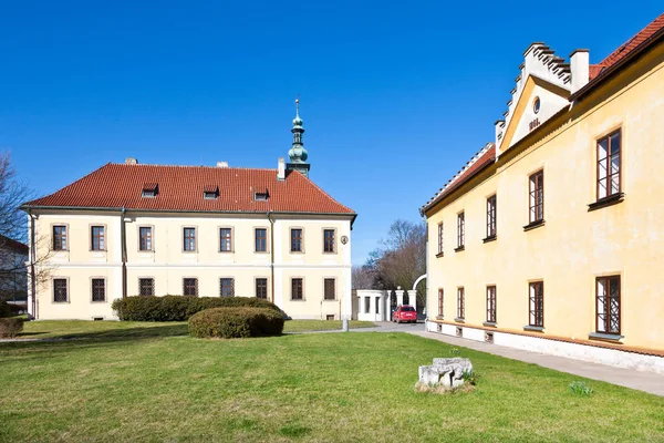 Castillo y galería de la ciudad, Kladno, Bohemia Central, República Checa — Foto de Stock