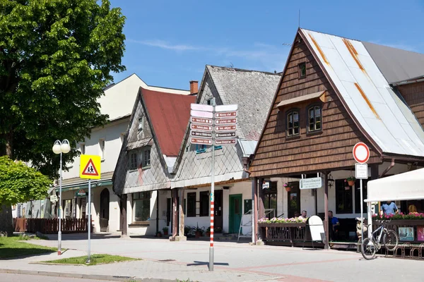 T.G. Masaryk square, Rokytnice v Orlickych horach town, East Bohemia, República Checa — Fotografia de Stock