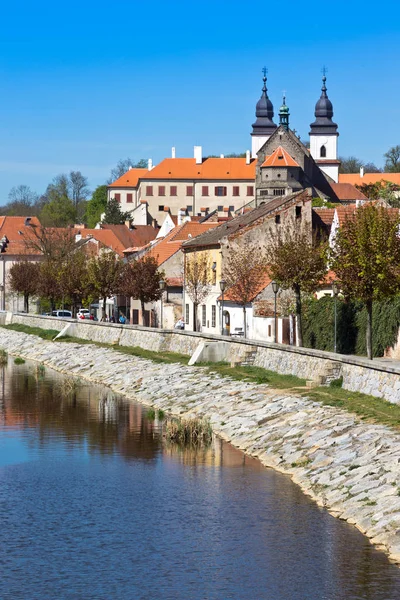 Romańska bazylika i klasztor św. Prokopa, żydowskie miasto Trebic (Unesco, najstarsze średniowieczne osiedle społeczności żydowskiej w Europie Środkowej), Morawy, Republika Czeska, Europa — Zdjęcie stockowe