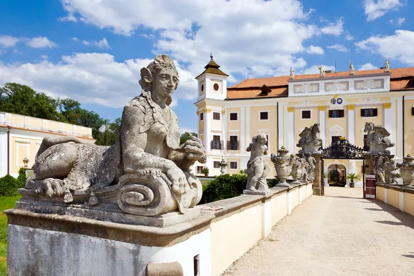Baroque Milotice castle and gardens, South Moravia, Czech republ — Stock Photo, Image