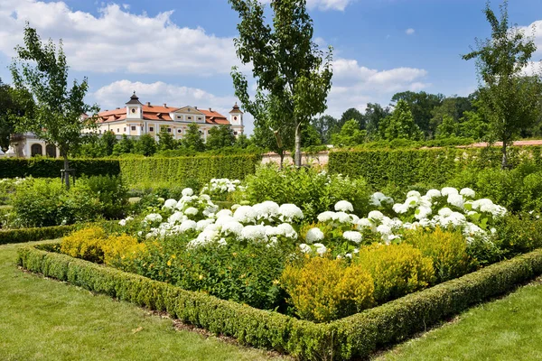 Barroco Milotice castelo e jardins, Morávia do Sul, República Checa republ — Fotografia de Stock