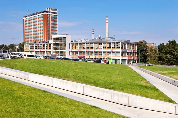 Bata skyskrapa Nr. 21 (1938, konstruktivism), staden Zlin, östra Mähren, Tjeckien — Stockfoto