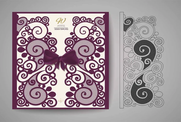 Invitación a la boda o tarjeta de felicitación con adorno floral dorado. Sobres de invitación de boda para corte por láser . — Vector de stock