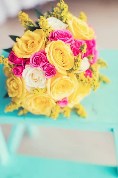 Flores de boda y hermosa decoración de zapatos —  Fotos de Stock