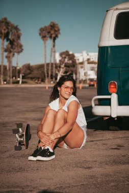 Profi patencisi Santa Monica 'da bir otoparkta. Kaliforniya