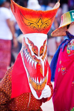 Loei, Tayland - 13 Haziran 2010 : İnsanlar colorf ile giyinir