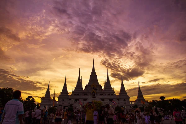 Samut Prakan, Thaïlande, - 22 juillet 2013 : La silhouette d'un t — Photo