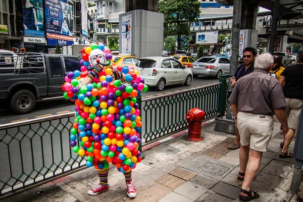 Bangkok, thailand - august, 04, 2013: unbekannter mann street a — Stockfoto