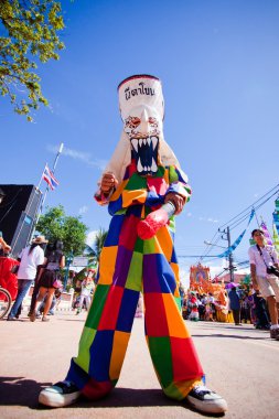 Loei, Tayland - 13 Haziran 2010 : İnsanlar colorf ile giyinir