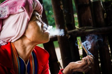 Kimliği belirsiz adı eski kabile kadınlar