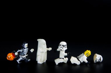Lego star wars darth vader kaçmak Cadılar Bayramı hayalet. Tema Halloween arka plan.