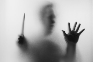 Korku katil. Bir k ile buzlu cam arkasında tehlikeli adam