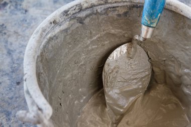 Tank inşaat uygulamak için bir çimento karıştırma.