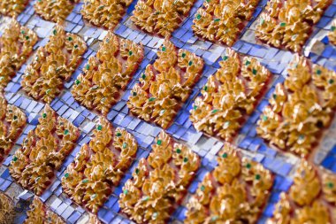 Geleneksel Tay tarzı sıva Tapınağı, T kilise duvarına