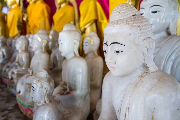 White Buddha Statue in temple at Wat Somdej Sangkhlaburi, Kancha — Stock Photo, Image
