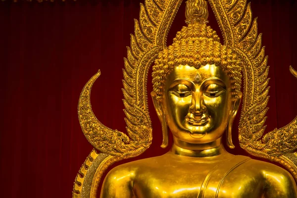 Kanchanaburi, Thajsko - 26 prosince 2016: Golden Buddha Sta — Stock fotografie