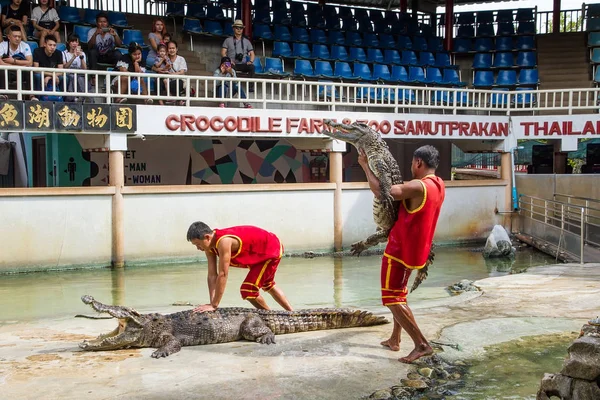 Samut Prakan, Tailândia - 04 de janeiro de 2017: Mostrar o risco de — Fotografia de Stock