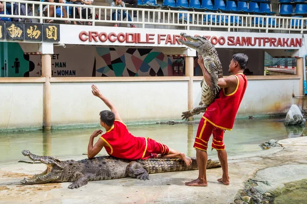 Samut Prakan, Tayland - 04 Ocak 2017: de riski göster — Stok fotoğraf