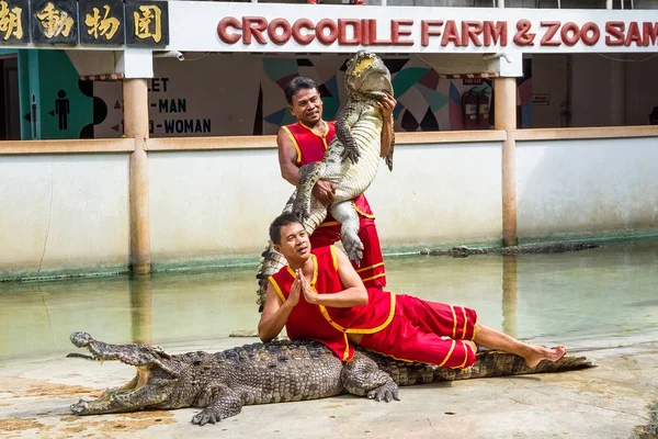 Samut Prakan, Tailândia - 04 de janeiro de 2017: Mostrar o risco de — Fotografia de Stock