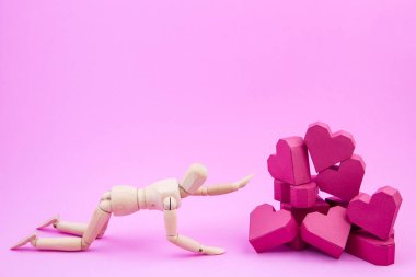 Ahşap kukla kağıt kutu kırmızı kalp şekli yığınla geçilmiyordu