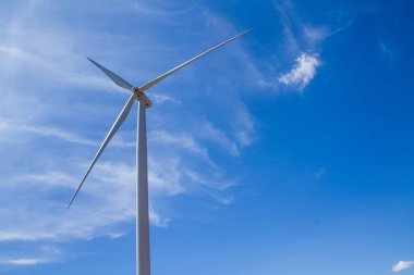 C ile temiz enerji elektrik üreten rüzgar türbini gücünü