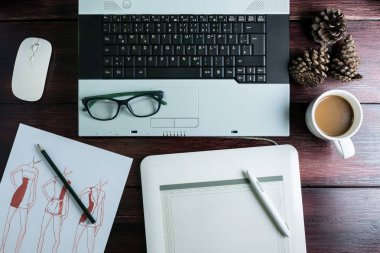 Office in grafik tasarım kalem Mousepad lapto Üstten Görünüm