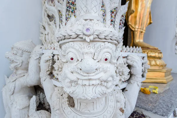 Ayutthaya, Tayland - 11 Şubat 2017: Guardian Buddh heykeli — Stok fotoğraf