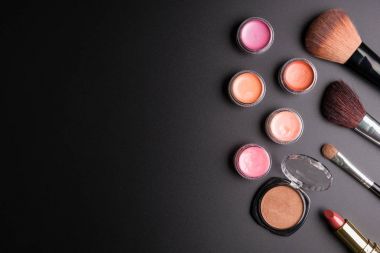 Düz üst görünümünü çeşitli profesyonel kadın kozmetik br dizi