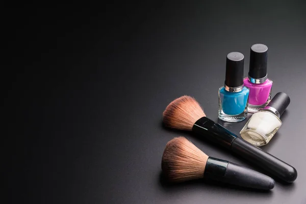 Uppsättning platt ovanifrån av olika professionella kvinnliga kosmetika br — Stockfoto