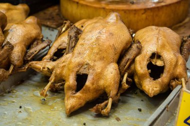 Çince otlar ile buharda ördek sağlık ve iyi tas için iyidir