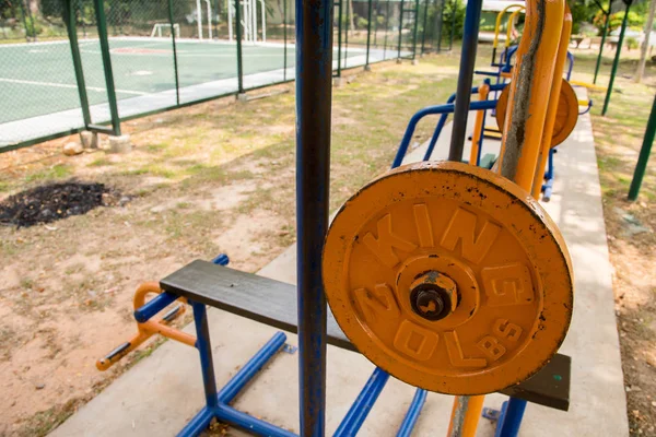 Egzersiz ekipman Tayland kamu Park.