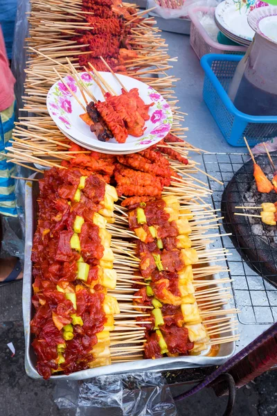 ひよこ内臓がためにグリル料理に選ばれました。 — ストック写真