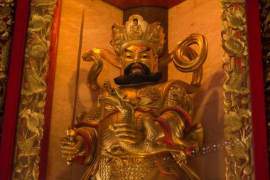 Wat Borom Raja Kanjanapisek Çin altın tanrıça heykeli