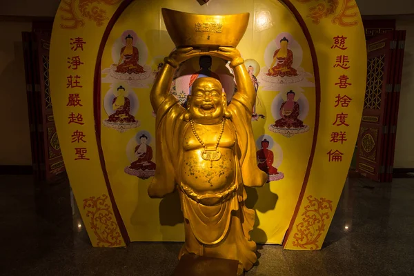 The Chinese golden goddess statue at Wat Borom Raja Kanjanapisek — Stock Photo, Image