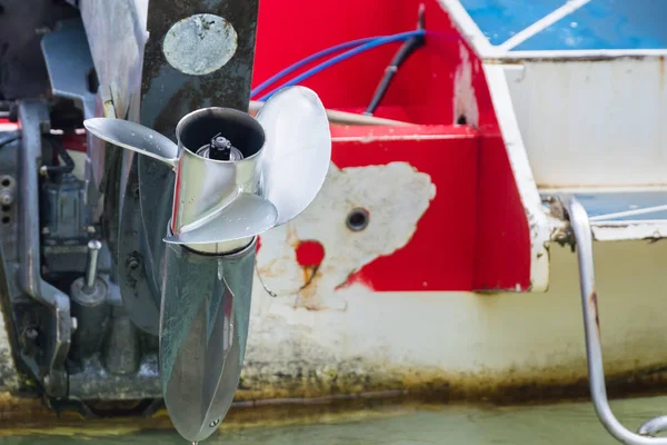 Boat engine with propeller details. — Stock Photo, Image