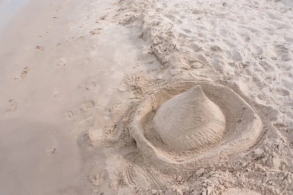 Castelo de areia na praia.Tailândia . — Fotografia de Stock