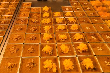 Tay Hindistan cevizi custard kareler, Khanom Maw Krachan, Tay geleneği d