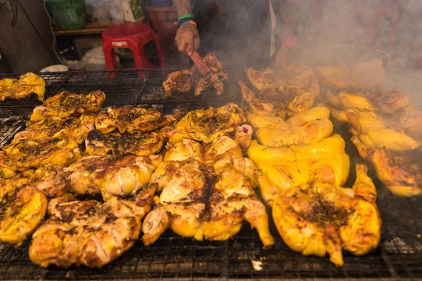 Samut Prakan Tailandia Noviembre 2017 Barbacoa Pollo Parrilla Quema Carbón —  Fotos de Stock