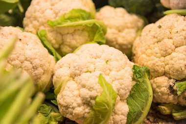 Tayland 'daki yerel pazarda karışık sebzeler, karışık yeşil asya ve