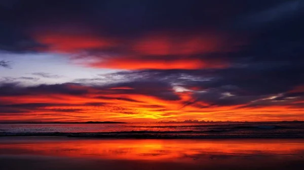 Nascer do sol filmado na praia de Cronulla — Fotografia de Stock
