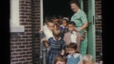 Anaokulu atan çocuklar