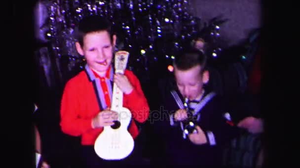 Kids playing music instruments — Stock Video