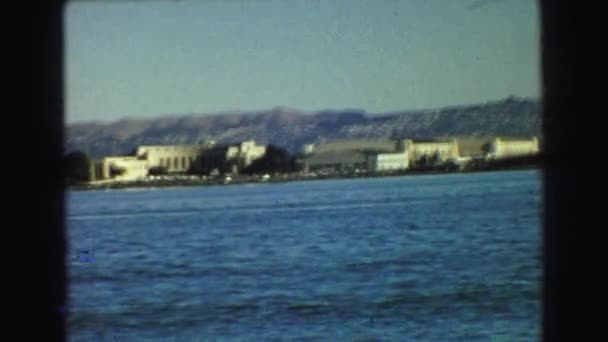 Θέα της θάλασσας και cityline — Αρχείο Βίντεο