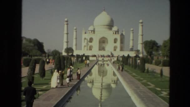 Taj Mahal Tempel auf der agra — Stockvideo