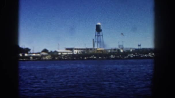 Вид з корабля на промислові споруди та море — стокове відео