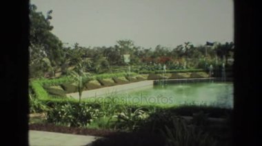 Havuzu Bahçe çeşmeler ile