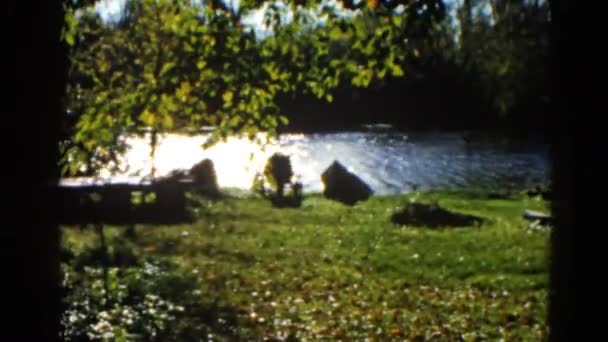 Belles eaux de lac — Video